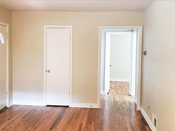 4th image of 1301 Spratt Ave