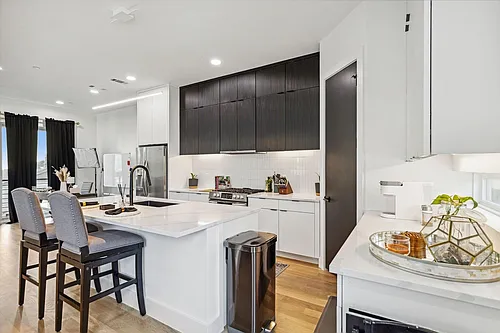 2912 Hawthorne Ave #101 Photo 1