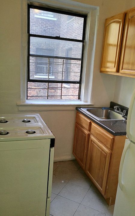 2nd image of 2330 Tiebout Ave APT 2B