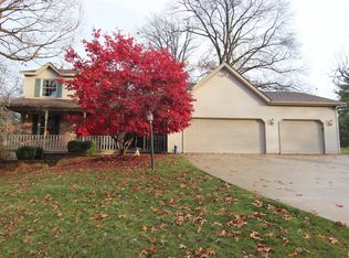 1232 N Oak Cir, East Peoria, IL 61611