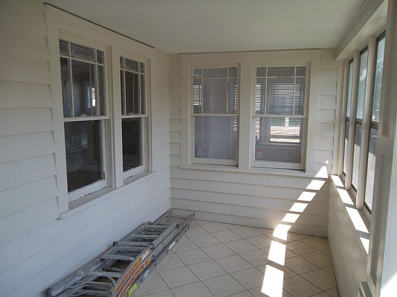 3rd image of 1415 Hamilton Ct