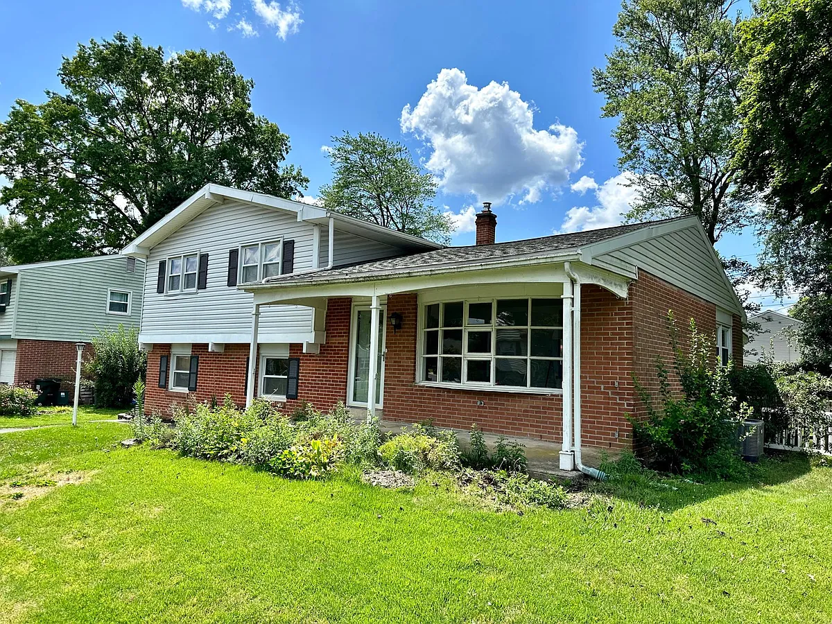 Building Photo - 1942 Crooked Oak Dr