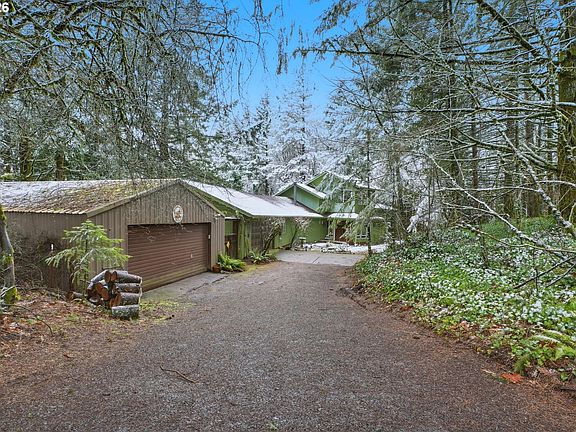 2nd image of 25115 NE Albertson Rd