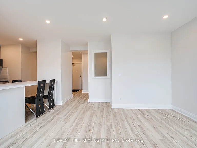 7725 Yonge St #2 — Photo 17