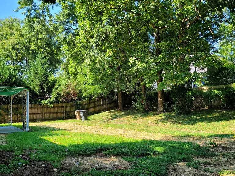 910 Mitchell Rd — Photo 5