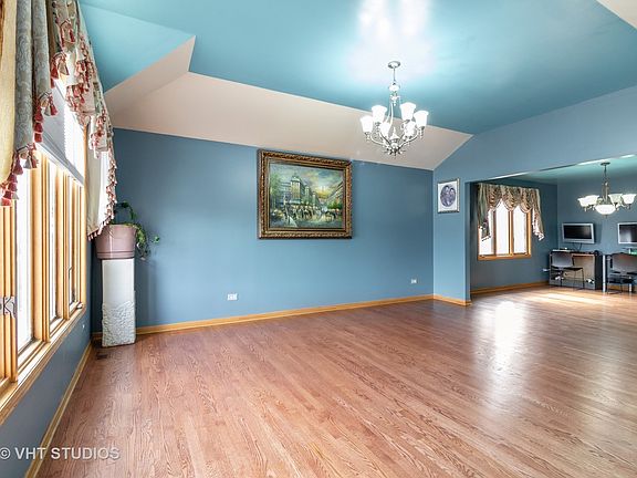 3rd image of 7740 Leamington Ave