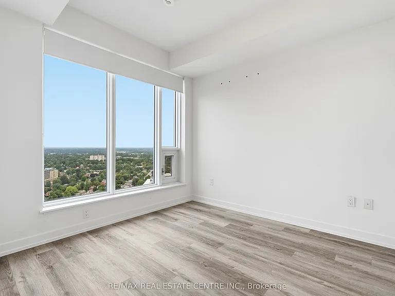 15 Wellington St S #2912 — Photo 12