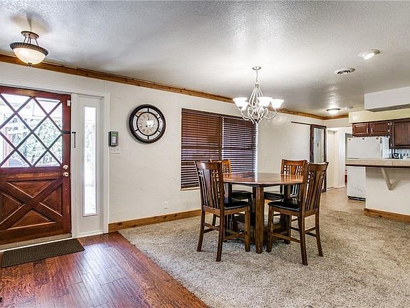 3rd image of 300 Wedgewood Dr