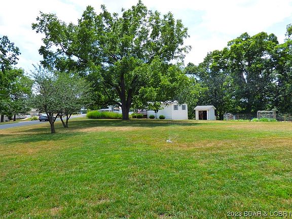 3rd image of 6 Knox Point Cir