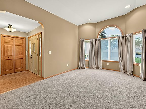 5th image of 1505 Glendale Hills Dr NE