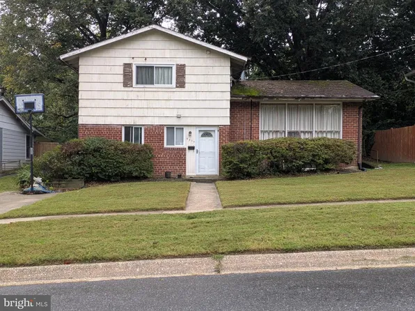 5304 Bangor Dr, Kensington, MD 20895