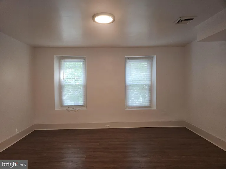 3856 Terrace St — Photo 12