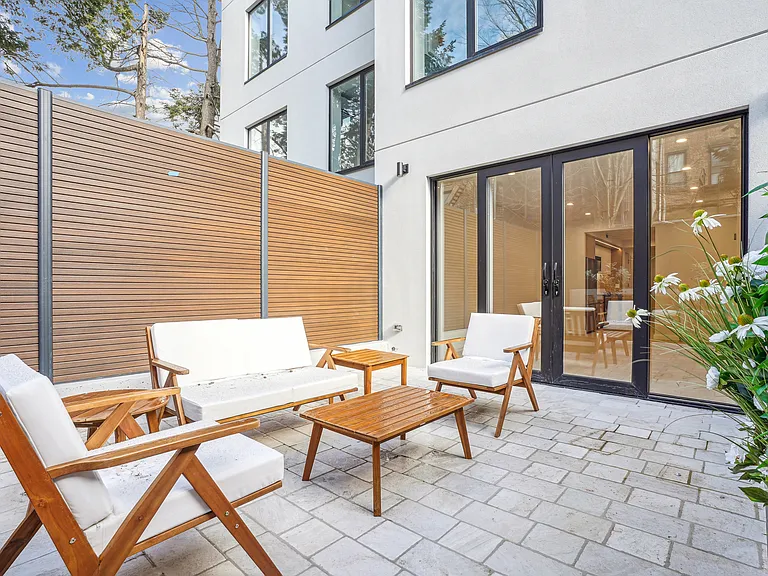 132 Waverly Ave #GARDEN — Photo 12