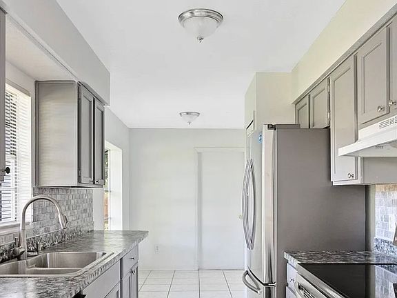 3rd image of 5669 Moat Ct