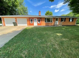 24718 W School St, East Rochester, OH 44625