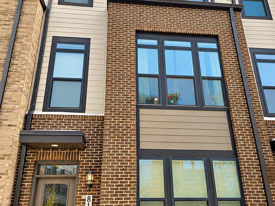 8182 Varick Pl