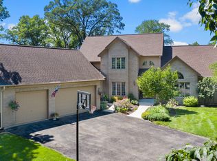 3S546 Finley Rd, Sugar Grove, IL 60554