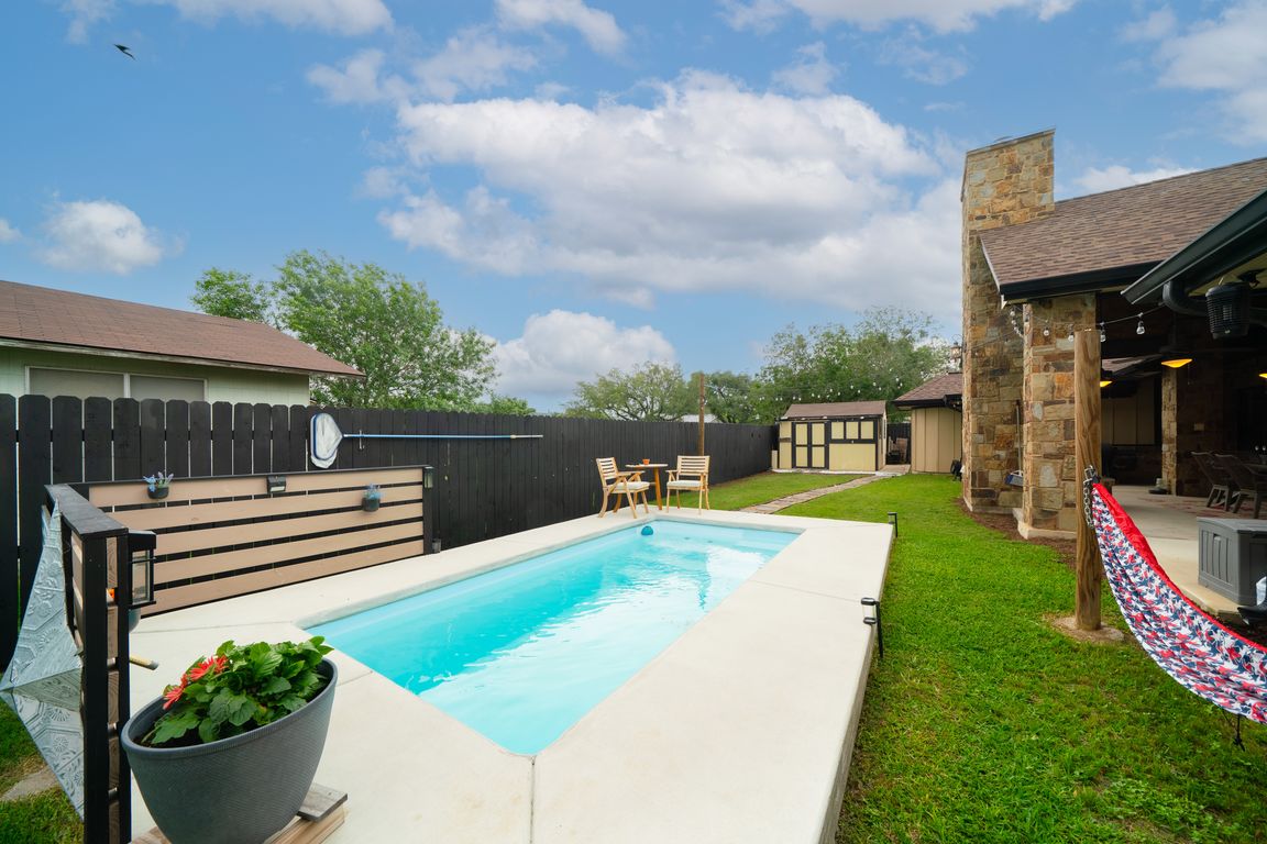 next background image