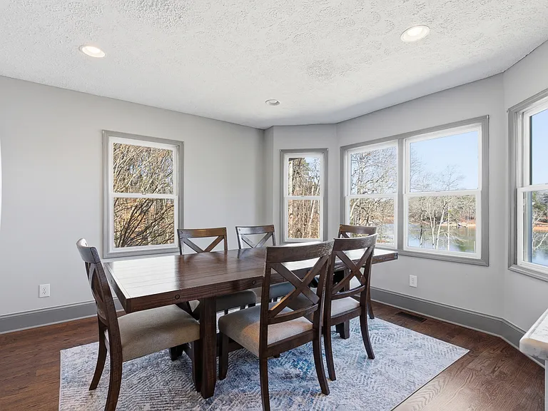 6137 Cool Springs Rd — Photo 5