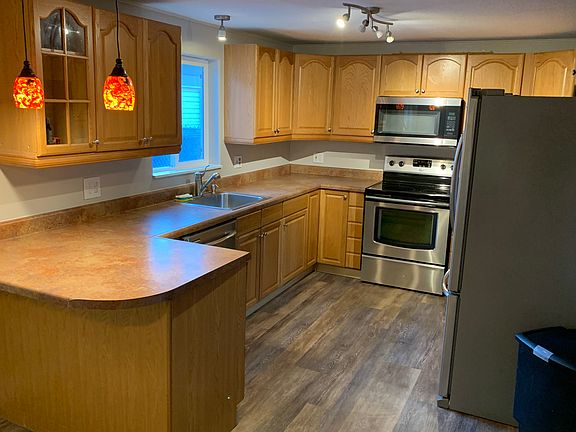 4th image of 1103 Acacia Ave