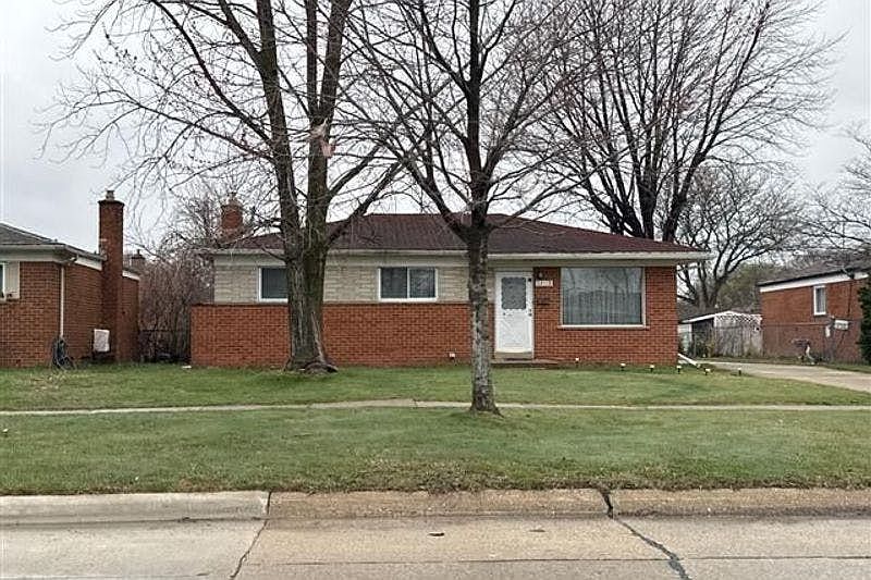 1st image of 32115 Bunert Rd