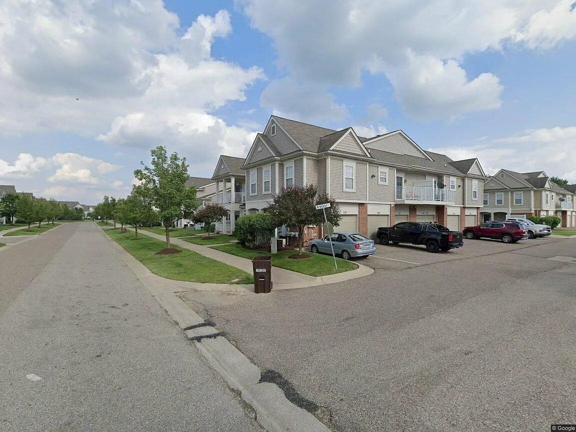 2 bed, 2.5 bath, 1361 sqft, $1,799 — Photo 4