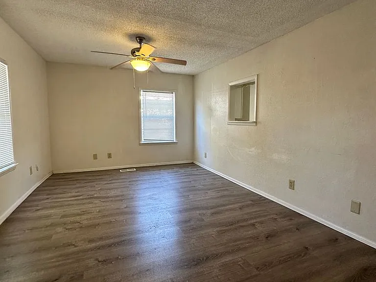 2216 N 28th St — Photo 3