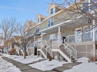 2856 Clover Ridge Dr, Chaska, MN 55318