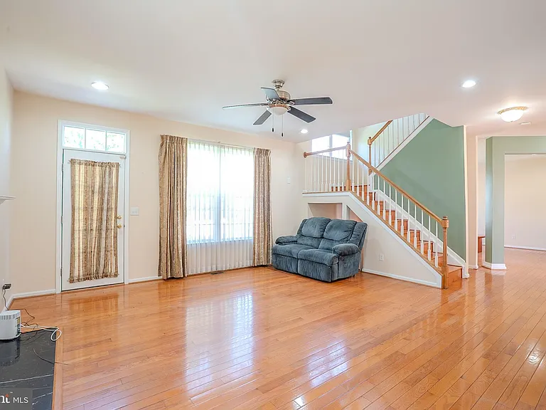 31 Hawthorn Dr — Photo 14