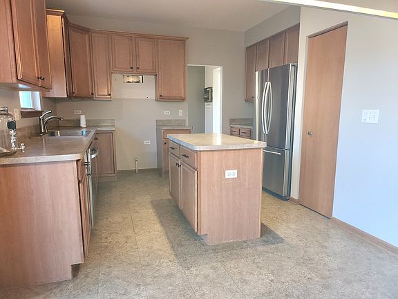5th image of 260 Chatsworth Ave