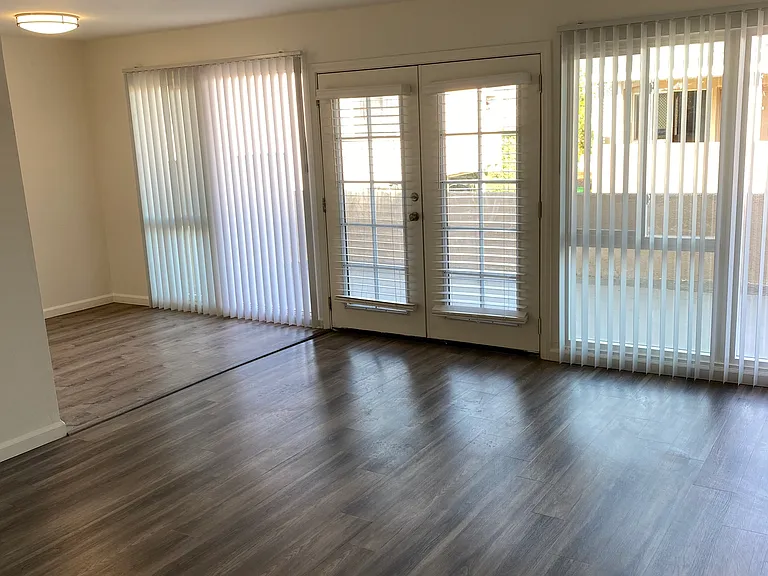 1014 W. Huntington Dr. — Photo 47