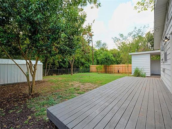 4th image of 3100 Birdwood Cir
