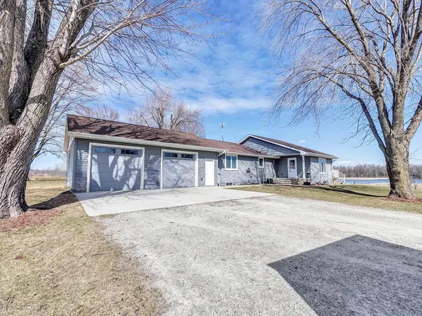 2189 Butte Des Morts Beach Rd, Neenah, WI 54956