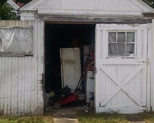 4th image of 5800 Park Blvd