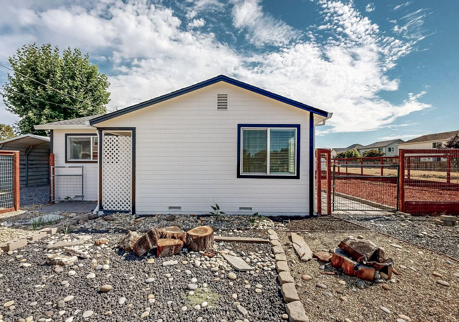 Fully Remodeled 2 Bedroom 1 Bath With Two Bonus Rooms! — Photo 4