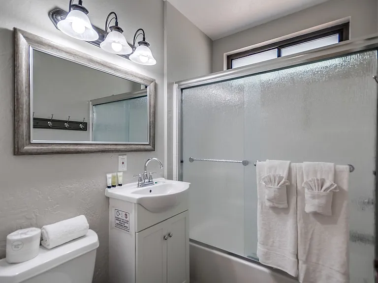 824 Island Ct #1 — Photo 36