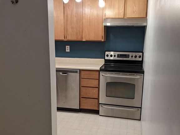 4th image of 8267 S Romaine Dr