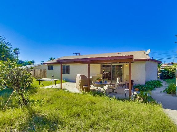 3rd image of 7905 San Vicente St
