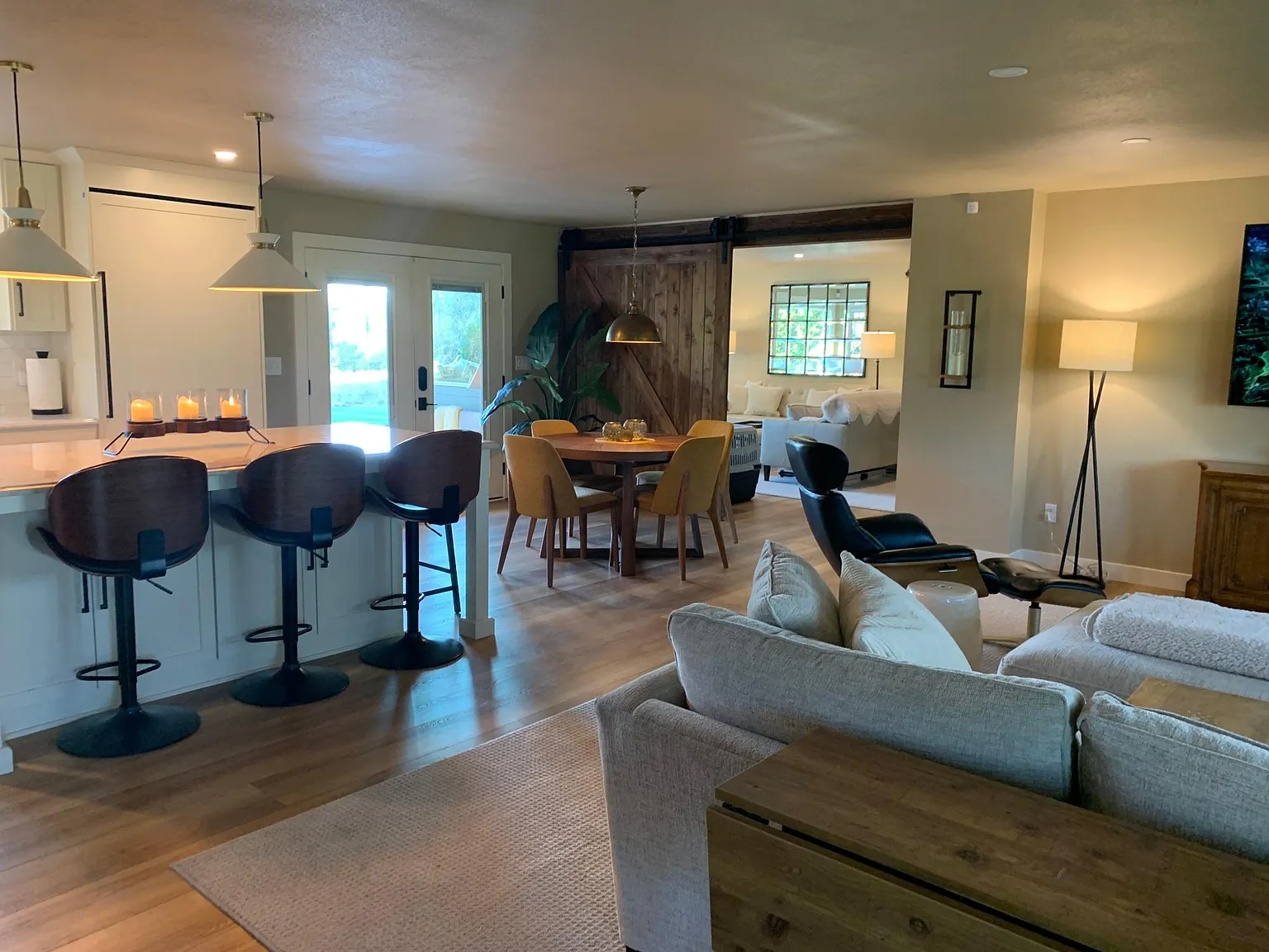 3 bed, 1715 sqft, $5,700 — Photo 4
