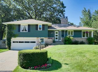 9711 Ann Ln, Minnetonka, MN 55305