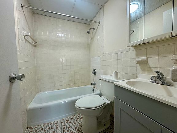 5th image of 35 Beers St APT 204