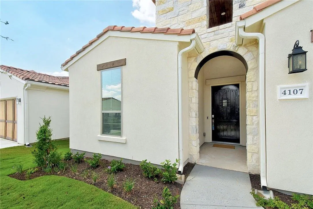 3 bed, 2.5 bath, 2120 sqft, $4,800 — Photo 4
