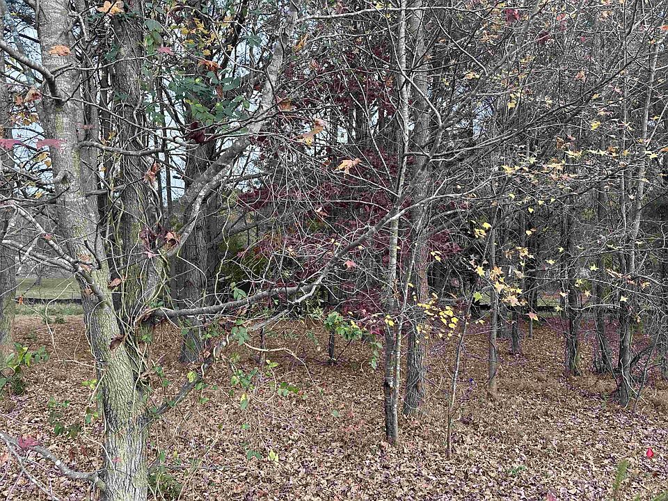 1st image of 913 Meadowbrook Dr #13