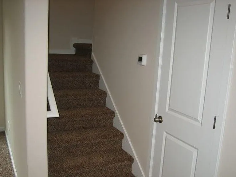 1587 SW Hayter St — Photo 5