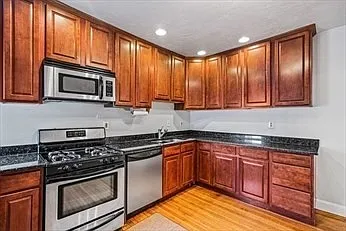 195 Bunker Hill St #3 — Photo 5
