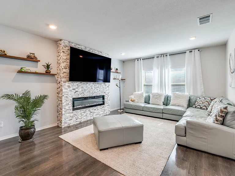 808 Fueller Dr — Photo 10