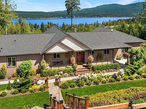 3rd image of 698 Streamside Drive