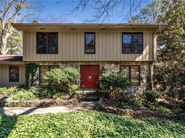 4614 Winthrop Dr, College Park, GA 30337