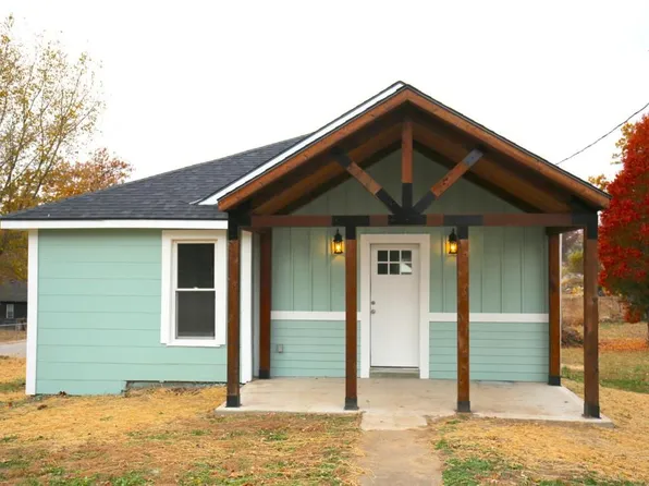 126 S Kimball St, Excelsior Springs, MO 64024