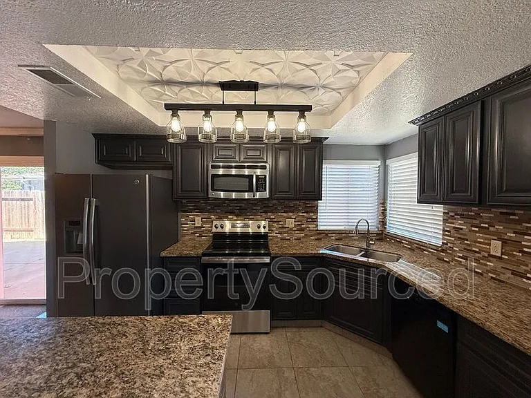 856 Nottingham Dr — Photo 9